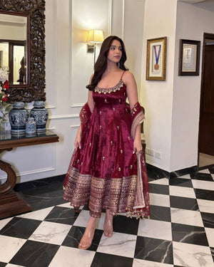 Women wearing Aarohi Maroon Anarkali Suit Set with Zari_SequinsWork from lahariya in her house