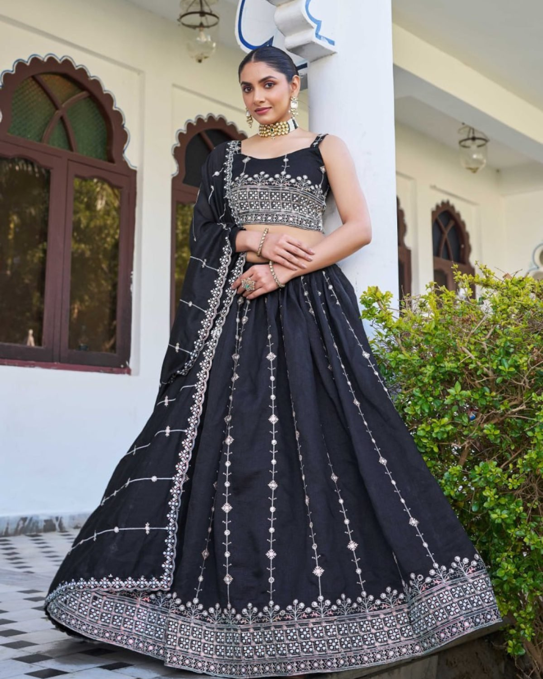 Sarika_Silk_Embroidered_Lehenga_Choli_Set_2