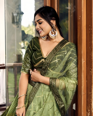 AvniEmeraldGreenEmbroideredLehengaCholiSet