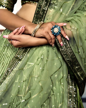 AvniEmeraldGreenEmbroideredLehengaCholiSet_7