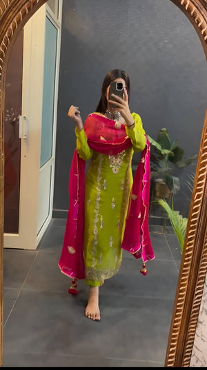 InaayaPartyWearOrganzaShararaSetWithMirrorEmbroidery2