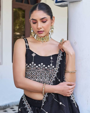 Sarika_Silk_Embroidered_Lehenga_Choli_Set_5